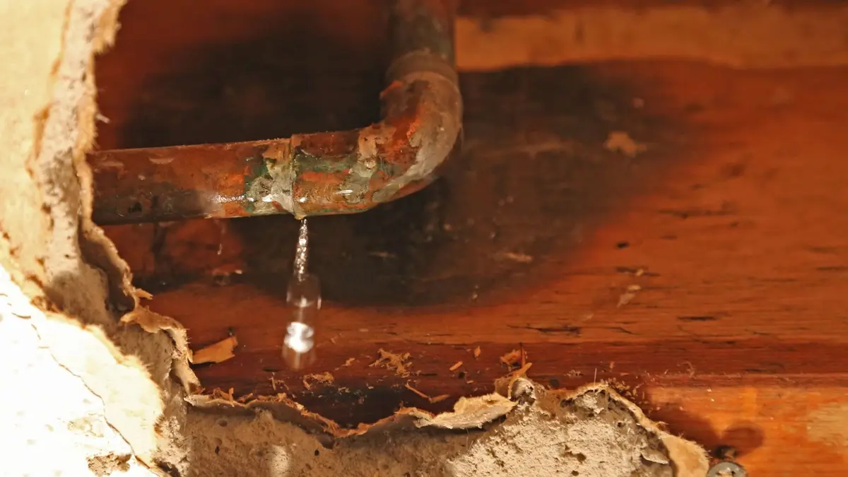 Running water faucet plumbing service